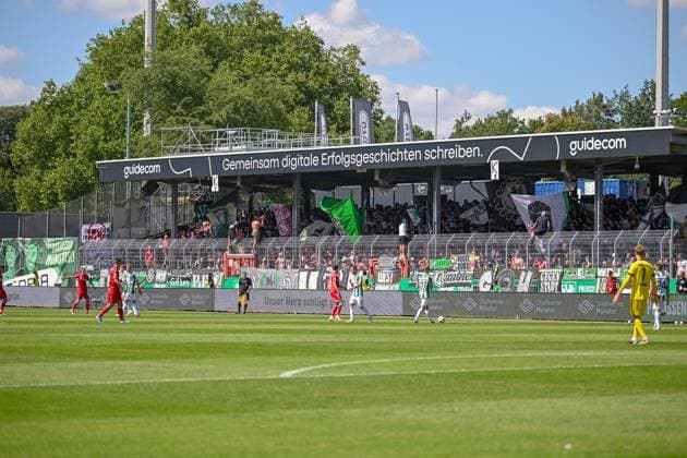11 08 2024, Football, 2 Bundesliga, 2 Matchday Season 2024 2025, Preußen Münster Hannover 96, Guest fans Hannover 96, xRHR FOTO TKx Copyright: RHR-FOTOx RHR-FOTO TK