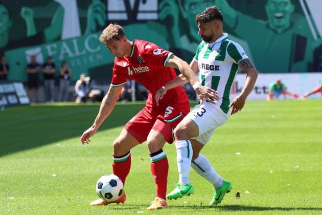 GER, Preussen Muenster vs Hannover 96, Football, 2 Liga, 2 Matchday, Season 2024 2025, 11 08 2024 Phil Neumann Hannover 96, 5 3m DFL REGULATIONS PROHIBIT ANY USE OF PHOTOGRAPHS AS IMAGE SEQUENCES AND OR QUASI VIDEO GER, Preussen Muenster vs Hannover 96, Football, 2 Liga, 2 Matchday, Season 2024 2025, 11 08 2024 Muenster Copyright: xEibner-Pressefoto xFrankxZeisingx EP_FZG