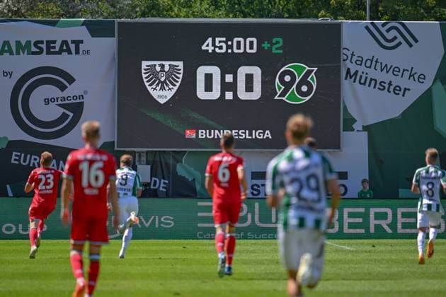 11 08 2024, Football, 2 Bundesliga, 2 Matchday Season 2024 2025, Preußen Münster Hannover 96, Half-time scoreboard xRHR PHOTO TKx Copyright: RHR-FOTOx RHR-FOTO TK
