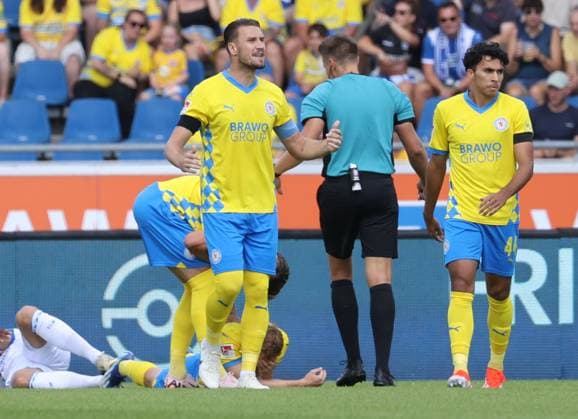 Eintracht BS vs 1 FC Magdeburg Braunschweig, 11 08 2024, Soccer, Season 23 24, 2 Bundesliga, 2 Matchday, Eintracht Braunschweig vs 1 FC Magdeburg, Picture shows Ermin Bicakcic BTSV, 6 Braunschweig