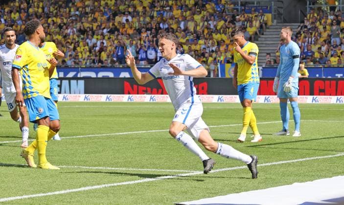 Eintracht BS vs 1 FC Magdeburg Braunschweig, 11 08 2024, Soccer, Season 23 24, 2 Bundesliga, Matchday 2, Eintracht Braunschweig vs 1 FC Magdeburg, Picture shows Martijn Kaars FCM, 9 celebrates the goal to 1 0 for Magdeburg Braunschweig