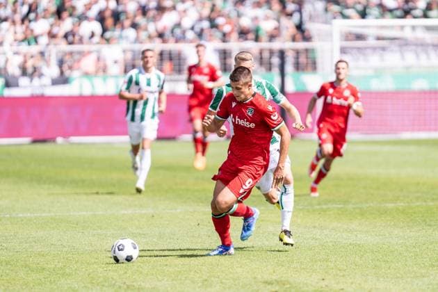 GER, 2 FBL, Preußen Münster Preussen Muenster vs Hannover 96 11 08 2024, Preußenstadion, Münster, GER, 2 FBL, Preußen Münster Preussen Muenster vs Hannover 96 In the picture Nicolo Tresoldi Hannover 96, 9 single action whole body whole body ball on foot nordphotoxGmbHxx xChristianxSchulze nph000300