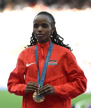 10th August 2024; Paris Olympic Games, Olympische Spiele, Olympia, OS Stade de France, Paris, France, Day 15; Athletics, Womens 10,000m medal ceremony, CHEBET Beatrice of Kenya receives her gold medal  ActionPlus12680440 SimonxWest