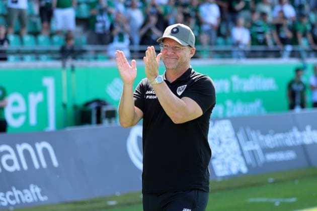 GER, Preussen Muenster vs Hannover 96, Football, 2 League, Matchday 2, Season 2024 2025, 11 08 2024 Sascha Hildmann Coach Preussen Muenster DFL REGULATIONS PROHIBIT ANY USE OF PHOTOGRAPHS AS IMAGE SEQUENCES AND OR QUASI VIDEO GER, Preussen Muenster vs Hannover 96, Football, 2 League, Matchday 2, Season 2024 2025, 11 08 2024 Muenster Copyright: xEibner-Pressefoto xFrankxZeisingx EP_FZG