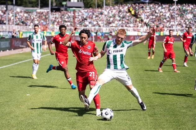 GER, 2 FBL, Preußen Münster Preussen Muenster vs Hannover 96 11 08 2024, Preußenstadion, Münster, GER, 2 FBL, Preußen Münster Preussen Muenster vs Hannover 96 In the picture duel between Sei Muroya Hannover 96, 21 and Mikkel Kirkeskov Preußen Münster Preussen Muenster, 2 nordphotoxGmbHxx xChristianxSchulze nph000300