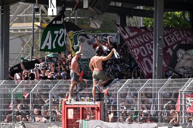 Atmosphere in the Hannover fan block 11 08 2024, Soccer 2 Bundesliga, 2 Matchday, Season 2024 2025 Preußen Münster Hannover 96 Muenster Preussenstadion Nordrhein Westfalen Germany Team2