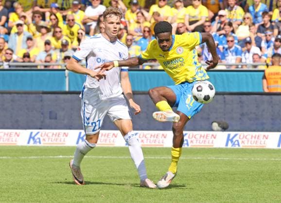 Eintracht BS vs 1 FC Magdeburg Braunschweig, 11 08 2024, Soccer, Season 23 24, 2 Bundesliga, 2 Matchday, Eintracht Braunschweig vs 1 FC Magdeburg, Picture shows Christian Joe Conteh BTSV, 32 Braunschweig