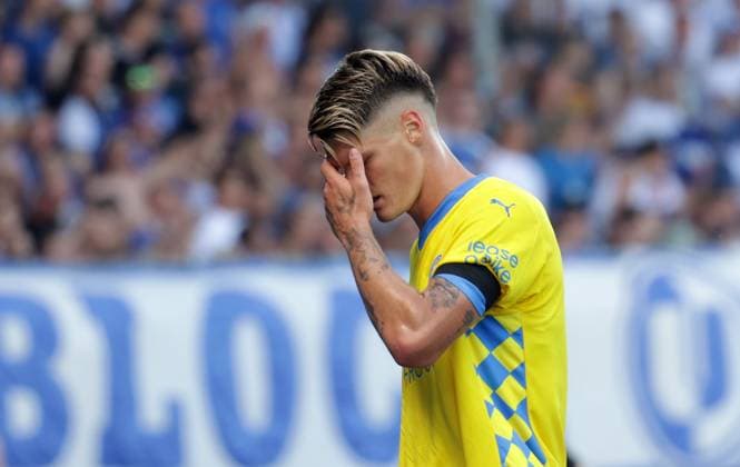 Levente Szabo Eintracht Braunschweig enttaeuscht Football, Men, Season 2024 2025 2 BL, Eintracht Stadion, Eintracht Braunschweig vs 1 FC Magdeburg, 1 3 DFL REGULATIONS PROHIBIT ANY USE OF PHOTOGRAPHS AS IMAGE SEQUENCES AND OR QUASI VIDEO