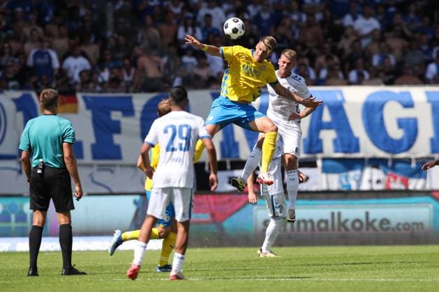 Levente Levi Szabo Eintracht Braunschweig,11 vs Marcus Mathisen 1 FC Magdeburg,16 2 Soccer Bundesliga Season 2024 2025 Eintracht Braunschweig vs 1 FC Magdeburg at Eintracht Stadium in Braunschweig Action,Soccer,Man,Men,Germany,11 08 2024