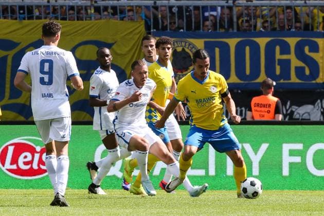 Rayan Philippe Eintracht Braunschweig,9 vs Connor Krempicki 1 FC Magdeburg,13 2 Soccer Bundesliga Season 2024 2025 Eintracht Braunschweig vs 1 FC Magdeburg at Eintracht Stadium in Braunschweig Action,Soccer,Man,Men,Germany,11 08 2024