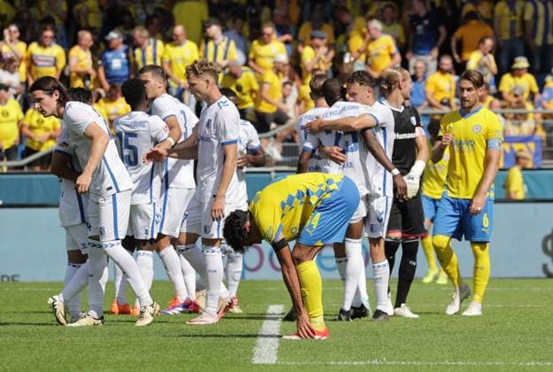 Joy for Magdeburg and disappointment for Johan Gomez Eintracht Braunschweig Football, Men, Season 2024 2025 2 BL, Eintracht Stadion, Eintracht Braunschweig vs 1 FC Magdeburg, 1 3 DFL REGULATIONS PROHIBIT ANY USE OF PHOTOGRAPHS AS IMAGE SEQUENCES AND OR QUASI VIDEO