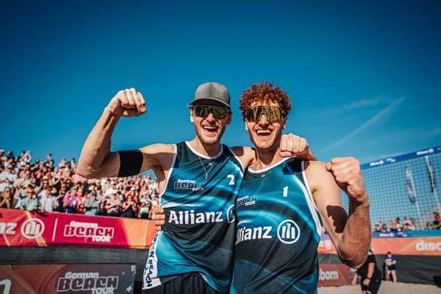 Beach volleyball men Allianz German Beach Tour 2024 Tourstop Kühlungsborn 11 08 2024 f l Paul Henning and Max Just win the tournament in Kühlungsborn Kühlungsborn Strand an der Seebrücke Mecklenburg Vorpommern Germany