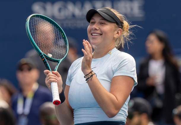 August 11, 2024, Toronto, On, Canada: Amanda Anisimova of the USA celebrates her win over Emma Navarro of the USA in semifinal action at the National Bank Open in Toronto on Sunday August 11, 2024. Canada News - August 11, 2024  - ZUMAc35_ 20240811_zaf_c35_045 Copyright: xFrankxGunnx