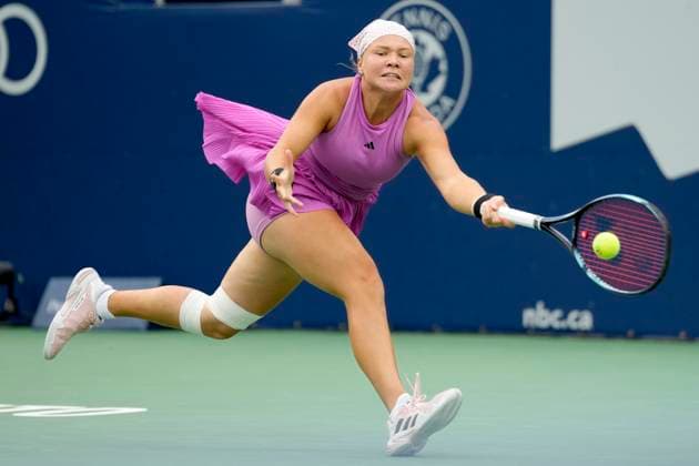 August 11, 2024, Toronto, On, CANADA: Diana Shnaider, of Russia, stretches for the return to Jessica Pegula, of the United States, during women s singles semifinal action at the National Bank Open, in Toronto, Sunday, Aug. 11, 2024. Canada News - August 11, 2024  - ZUMAc35_ 20240811_zaf_c35_091 Copyright: xFrankxGunnx