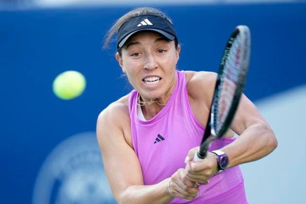 August 11, 2024, Toronto, On, CANADA: Jessica Pegula, of the United States, returns to Diana Shnaider, of Russia, during women s singles semifinal action at the National Bank Open, in Toronto, Sunday, Aug. 11, 2024. Canada News - August 11, 2024  - ZUMAc35_ 20240811_zaf_c35_097 Copyright: xFrankxGunnx
