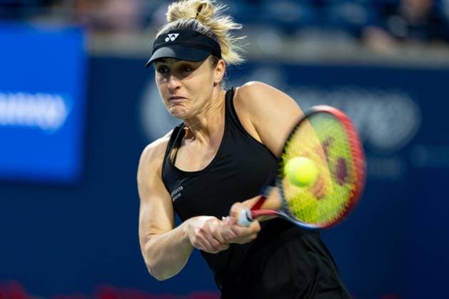 TORONTO, ON - AUGUST 11: Gabriela Dabrowski of Canada hits a shot during her semi-final match of the National Bank Open, part of the WTA, Tennis Damen Tour, at Sobeys Stadium on August 11, 2024 in Toronto, Canada. (Photo by Julian Avram Icon Sportswire) TENNIS: AUG 11 National Bank Open EDITORIAL USE ONLY Icon2408110055