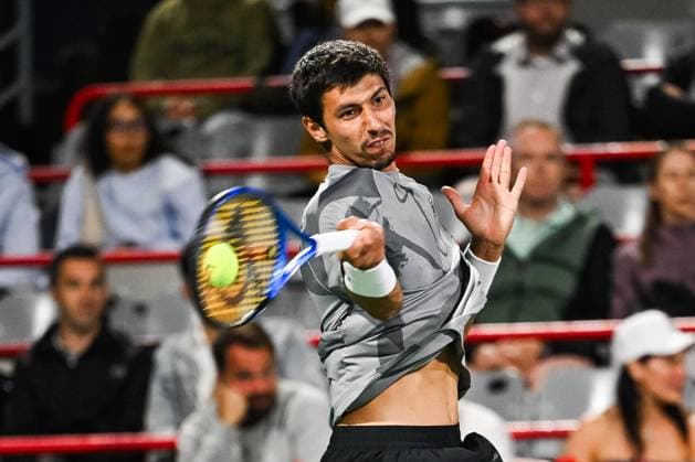 MONTREAL, QC - AUGUST 11: Alexei Popyrin (AUS) returns the ball during a semifinal match at ATP, Tennis Herren National Bank Open on August 11, 2024 at IGA Stadium in Montreal, QC (Photo by David Kirouac Icon Sportswire) TENNIS: AUG 11 National Bank Open EDITORIAL USE ONLY Icon240811038