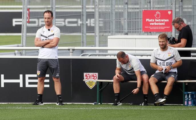 09 08 24 U19 VfB Stuttgart U19 SC Freiburg Germany, Stuttgart, 09 08 2024, Football, U19 DFB Youth League, U19 VfB Stuttgart U19 SC Freiburg 3 1 Nico Willig Coach VfB Stuttgart