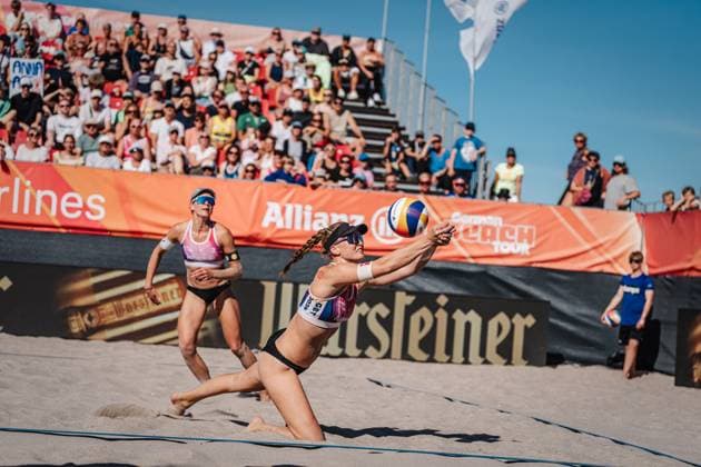 Beach volleyball women Allianz German Beach Tour 2024 Tour stop Kühlungsborn 11 08 2024 Lea Kunst plays the ball Kühlungsborn beach at the pier Mecklenburg-Vorpommern Germany