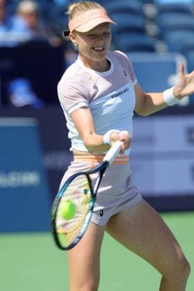August 12, 2024, Mason, Oh, USA: 2024 Cincinnati Open Tennis, 2024 08 12 - Harriet Dart returns a ball against opponent Elina Avanesyan. ZUMAPress Mason USA - ZUMAn24_ 20240812_zaf_n24_009 Copyright: xWallyxNellx