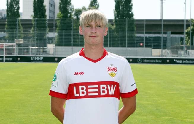 12 08 24 U19 VfB Stuttgart photo session season 2024 2025 Germany, Stuttgart, 12 08 2024, Football, U19 DFB Youth League, U19 VfB Stuttgart photo session season 2024 2025 Laurin Preuß
