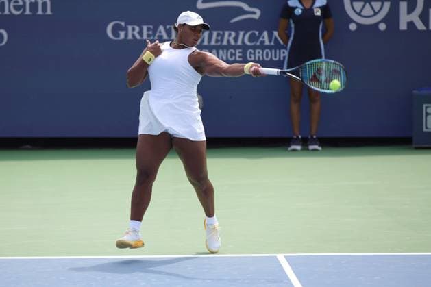 August 12, 2024, Mason, Oh, USA: 2024 Cincinnati Open Tennis, 2024 08 12 - Taylor Townsend hits a ball against opponent Katy Volynets. ZUMAPress Mason USA - ZUMAn24_ 20240812_zaf_n24_021 Copyright: xWallyxNellx