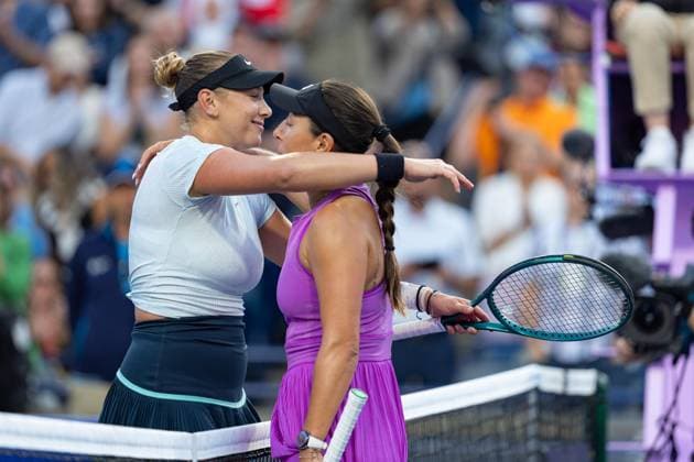 TORONTO, ON - AUGUST 12: Amanda Anisimova of the United States hugs Jessica Pegula of the United States after the final match of the National Bank Open tournament, part of the WTA, Tennis Damen Tour, at Sobeys Stadium on August 12, 2024 in Toronto, Canada. (Photo by Julian Avram Icon Sportswire) TENNIS: AUG 12 National Bank Open EDITORIAL USE ONLY Icon2408120151