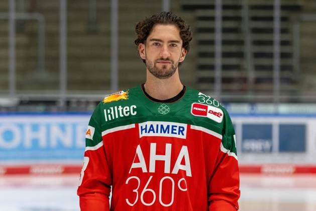 Leon van der Linde 43 Augsburger Panther , Team and portrait pictures, Augsburger Panther, Season 2024 2025, Ice Hockey, Penny DEL, 12 08 2024 Augsburg Bavaria Germany Copyright: xkolbert-press ChristianxKolbertx
