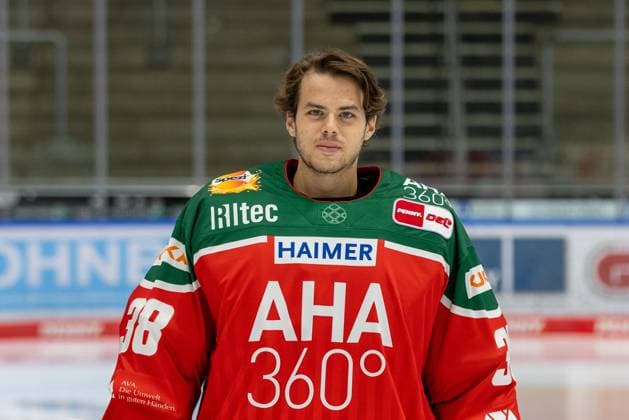 Strauss Mann 38 Augsburger Panther , Team and portrait pictures, Augsburger Panther, Season 2024 2025, Ice Hockey, Penny DEL, 12 08 2024 Augsburg Bavaria Germany Copyright: xkolbert-press ChristianxKolbertx