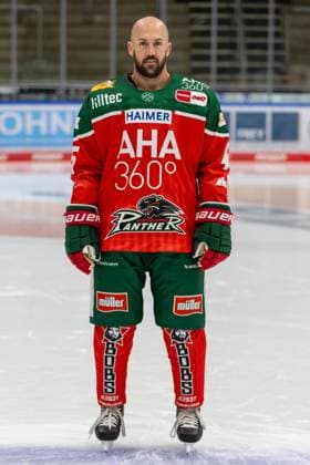 Jason Bast 45 Augsburger Panther , Team and portrait pictures, Augsburger Panther, Season 2024 2025, Ice Hockey, Penny DEL, 12 08 2024 Augsburg Bavaria Germany Copyright: xkolbert-press ChristianxKolbertx