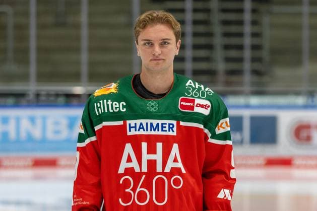 Justin Volek 9 Augsburger Panther , Team and portrait pictures, Augsburger Panther, Season 2024 2025, Ice Hockey, Penny DEL, 12 08 2024 Augsburg Bavaria Germany Copyright: xkolbert-press ChristianxKolbertx