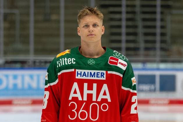 Marco Niewollik 28 Augsburger Panther , team and portrait pictures, Augsburger Panther, season 2024 2025, ice hockey, Penny DEL, 12 08 2024 Augsburg Bavaria Germany Copyright: xkolbert-press ChristianxKolbertx