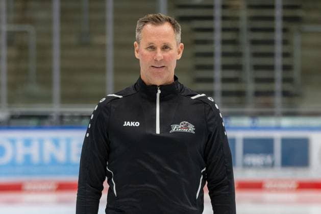 Head Coach Ted Dent Augsburger Panther , Team and Portrait Pictures, Augsburger Panther, Season 2024 2025, Ice Hockey, Penny DEL, 12 08 2024 Augsburg Bavaria Germany Copyright: xkolbert-press ChristianxKolbertx