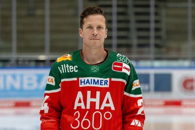 T J Trevelyan 24 Augsburger Panther , Team and portrait pictures, Augsburger Panther, Season 2024 2025, Ice Hockey, Penny DEL, 12 08 2024 Augsburg Bavaria Germany Copyright: xkolbert-press ChristianxKolbertx