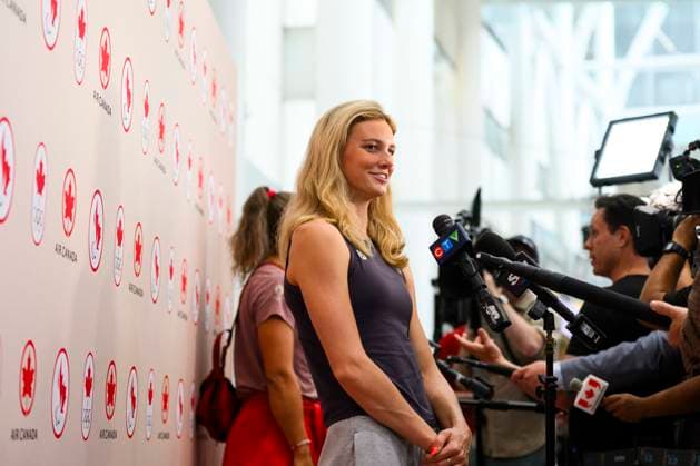 August 12, 2024, Toronto, On, Canada: Olympic medalist Summer McIntosh speaks to members of the media after arriving at Pearson airport following the 2024 Paris Olympic Games, Olympische Spiele, Olympia, OS in Toronto, Monday, Aug. 12, 2024. Canada News - August 12, 2024  - ZUMAc35_ 0753972588st Copyright: xChristopherxKatsarovx