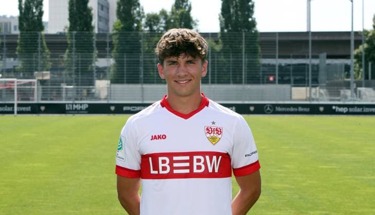 Stuttgart , Photo session , Jannik Oettinger VfB Stuttgart U19 DFB Youth League portrait appointment 2024 2025