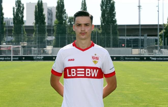 Stuttgart , Photo session , Ivan Knezevic VfB Stuttgart U19 DFB Youth League portrait appointment 2024 2025