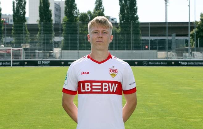 Stuttgart , Photo session , Julian Lüers VfB Stuttgart U19 DFB Youth League portrait appointment 2024 2025