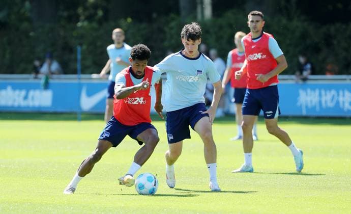 Jeremy Dudziak in a duel with Julius Gottschalk Match scene Action Sport Football Soccer Season 2024 2025 2 Bundesliga Men DFL 13 08 2024 Training Kick-off training Hertha BSC Berlin DFL regulations prohibit any use of photographs as image sequences and or quasi video