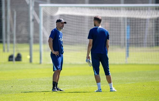 Football, Men, Season 2024 25, 2 Bundesliga, Hertha BSC, Training, f l Coach Cristian Fiel Hertha BSC , Goalkeeper Marius Gersbeck Hertha BSC , 13 08 2024, Copyright: xSebastianxRäppold MatthiasxKochx