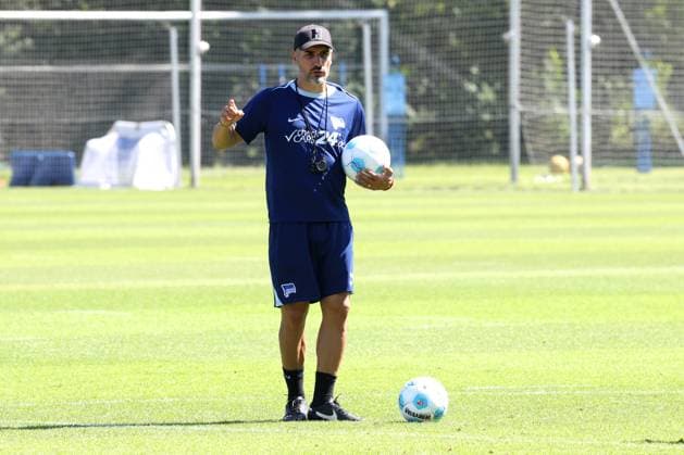 DEU, DFL, 2 FBL Hertha BSC, Training, 13 08 2024, Sportforum, Berlin, DEU, DFL, 2 FBL Hertha BSC, Training, in the picture head coach Cristian Fiel Hertha BSC Berlin DFL regulations prohibit any use of Photographs as image sequences and or quasi video Foto Juergen Engler nordphoto GmbH nordphotoxGmbHx xEngler nph00076