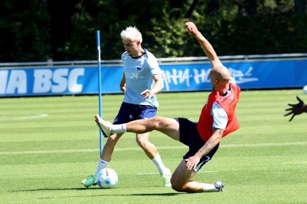 DEU, DFL, 2 FBL Hertha BSC, Training, 13 08 2024, Sportforum, Berlin, DEU, DFL, 2 FBL Hertha BSC, Training, im Bild Toni Leistner Hertha BSC Berlin 37 , Marten Winkler Hertha BSC Berlin 22 DFL regulations prohibit any use of Photographs as image sequences and or quasi video Foto Juergen Engler nordphoto GmbH nordphotoxGmbHx xEngler nph00076