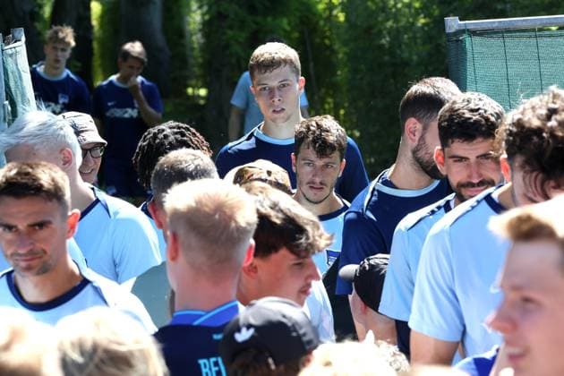 DEU, DFL, 2 FBL Hertha BSC, Training, 13 08 2024, Sportforum, Berlin, DEU, DFL, 2 FBL Hertha BSC, Training, im Bild Hertha BSC Fans, Tjark Ernst Hertha BSC Berlin 1 , Diego Demme Hertha BSC Berlin 6 DFL regulations prohibit any use of Photographs as image sequences and or quasi video Foto Juergen Engler nordphoto GmbH nordphotoxGmbHx xEngler nph00076