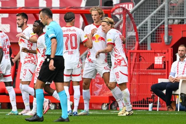 Champions League Qualification Twente Enschede RB Salzburg on 13 08 2024 at De Grolsch Veste in Enschede Cheers, goal celebration, goal scorer, goal scorer Maurits Kjaergaard Salzburg cheers after his goal to 0 1 MT