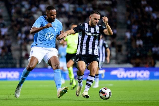240813 Isaac Kiese Thelin of Malmö FF and Joan Sastre of PAOK during the UEFA Champions League football match between PAOK and Malmö FF on August 13, 2024 in Thessaloniki Photo Mathilda Ahlberg BILDBYRAN kod MA MA0703 fotboll football soccer fotball champions league paok malmö ff bbeng bbauto  Copyright: MATHILDAxAHLBERG BB240813MA036