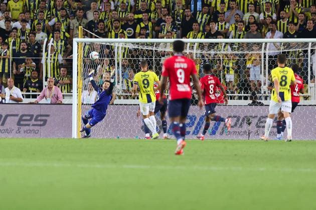 Fenerbahce Lille (DIRECT) PHOTOPQR VOIX DU NORD FLORENT MOREAU ; 13 08 2024 ; Istanbul (Turquie), stade Sukru Saracoglu, le 13 08 2024. Troisieme tour preliminaire retour de Ligue des Champions. Fenerbahce affronte le LOSC. PHOTO FLORENT MOREAU LA VOIX DU NORD ISTANBUL France  Copyright: xPHOTOPQR VOIXxDUxNORD MAXPPPxFLORENTxMOREAUx 20240813VDN7695 20240813VDN7695