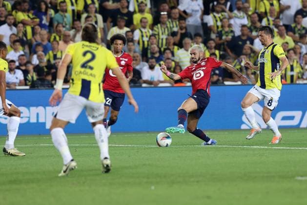 Fenerbahce Lille (DIRECT) PHOTOPQR VOIX DU NORD FLORENT MOREAU ; 13 08 2024 ; Istanbul (Turquie), stade Sukru Saracoglu, le 13 08 2024. Troisieme tour preliminaire retour de Ligue des Champions. Fenerbahce affronte le LOSC. PHOTO FLORENT MOREAU LA VOIX DU NORD ISTANBUL France  Copyright: xPHOTOPQR VOIXxDUxNORD MAXPPPxFLORENTxMOREAUx 20240813VDN7696 20240813VDN7696