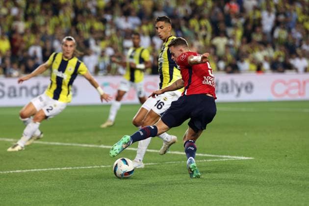 Fenerbahce Lille (DIRECT) PHOTOPQR VOIX DU NORD FLORENT MOREAU ; 13 08 2024 ; Istanbul (Turquie), stade Sukru Saracoglu, le 13 08 2024. Troisieme tour preliminaire retour de Ligue des Champions. Fenerbahce affronte le LOSC. PHOTO FLORENT MOREAU LA VOIX DU NORD ISTANBUL France  Copyright: xPHOTOPQR VOIXxDUxNORD MAXPPPxFLORENTxMOREAUx 20240813VDN7698 20240813VDN7698