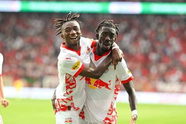 Champions League qualification Twente Enschede RB Salzburg on 13 08 2024 at De Grolsch Veste in Enschede Cheers, goal celebration, goal scorer, goal scorer Moussa Kounfolo Yeo Salzburg cheers after his goal to 1 3 with Dorgeles Nene Salzburg MT