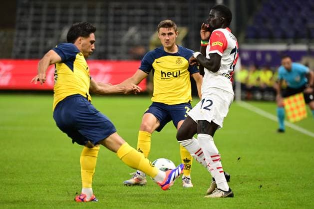 Union s Kevin Mac Allister and Slavia Prague s El Hadji Malick Diouf fight for the ball during a soccer game between Belgian Royale Union Saint-Gilloise and Czech SK Slavia Praha, on Tuesday 13 August 2024 in Anderlecht, Brussels, the return leg of the third qualifying round for the UEFA Champions League competition. Praha won the first leg 3-1. LAURIExDIEFFEMBACQ  x98416170x